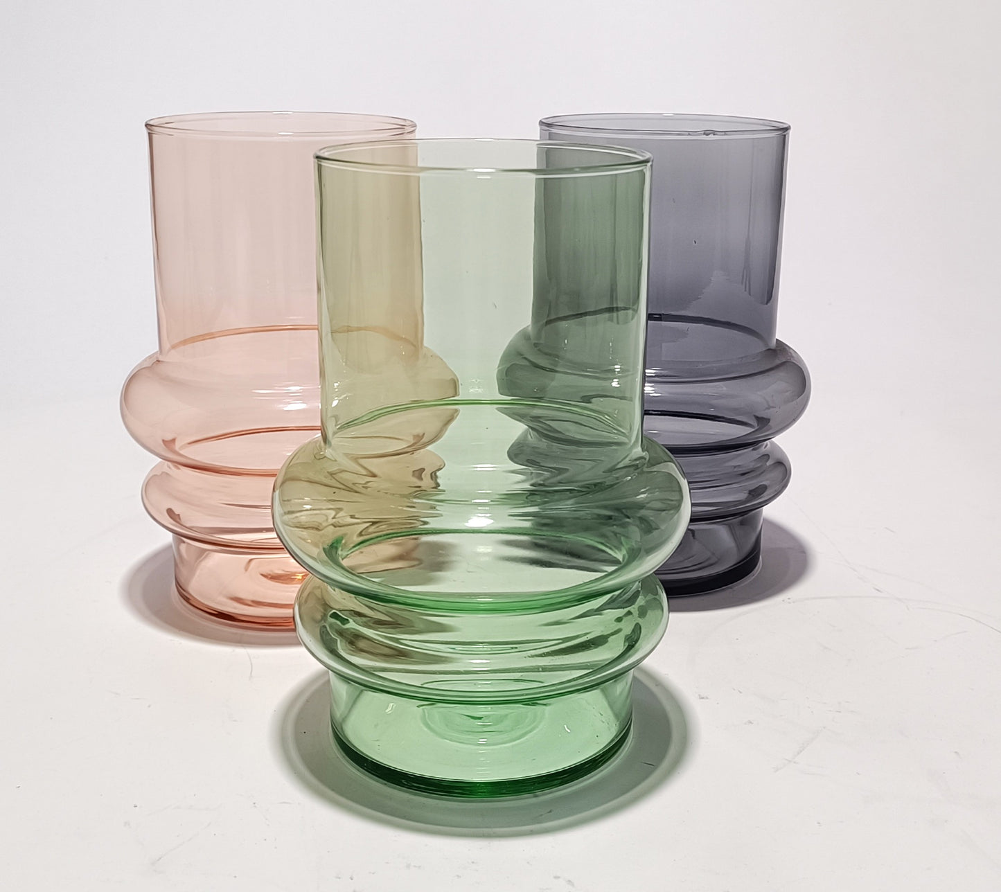 Frascos de vidrio en 3 colores