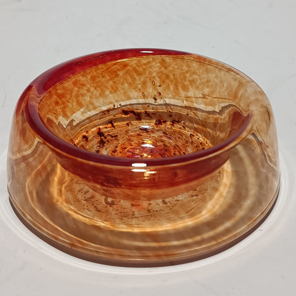 Taça pequena reversível em vidro âmbar
