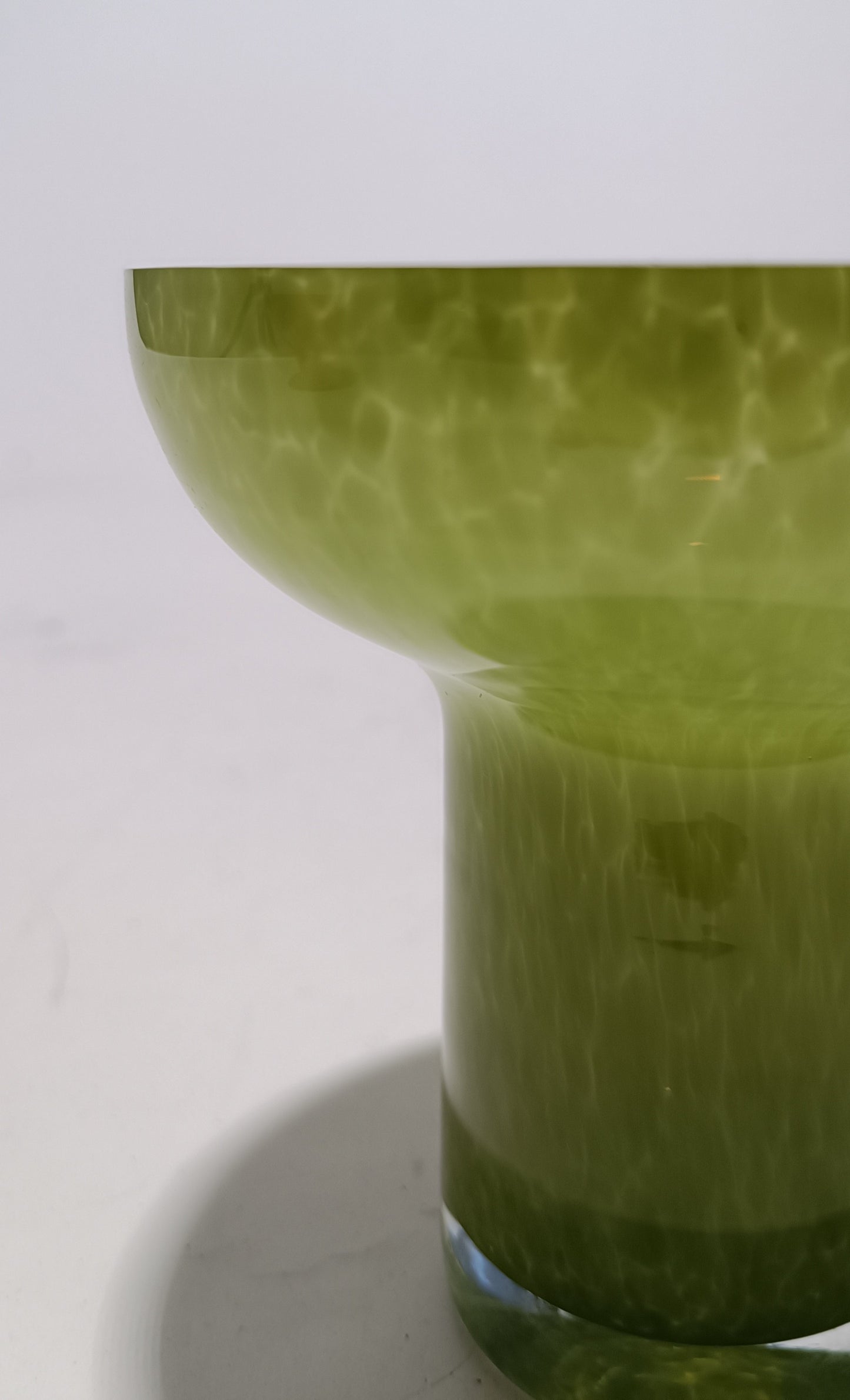 Luz de té en vidrio verde oscuro