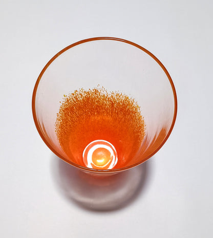 Jarrón de vidrio con base de veta naranja