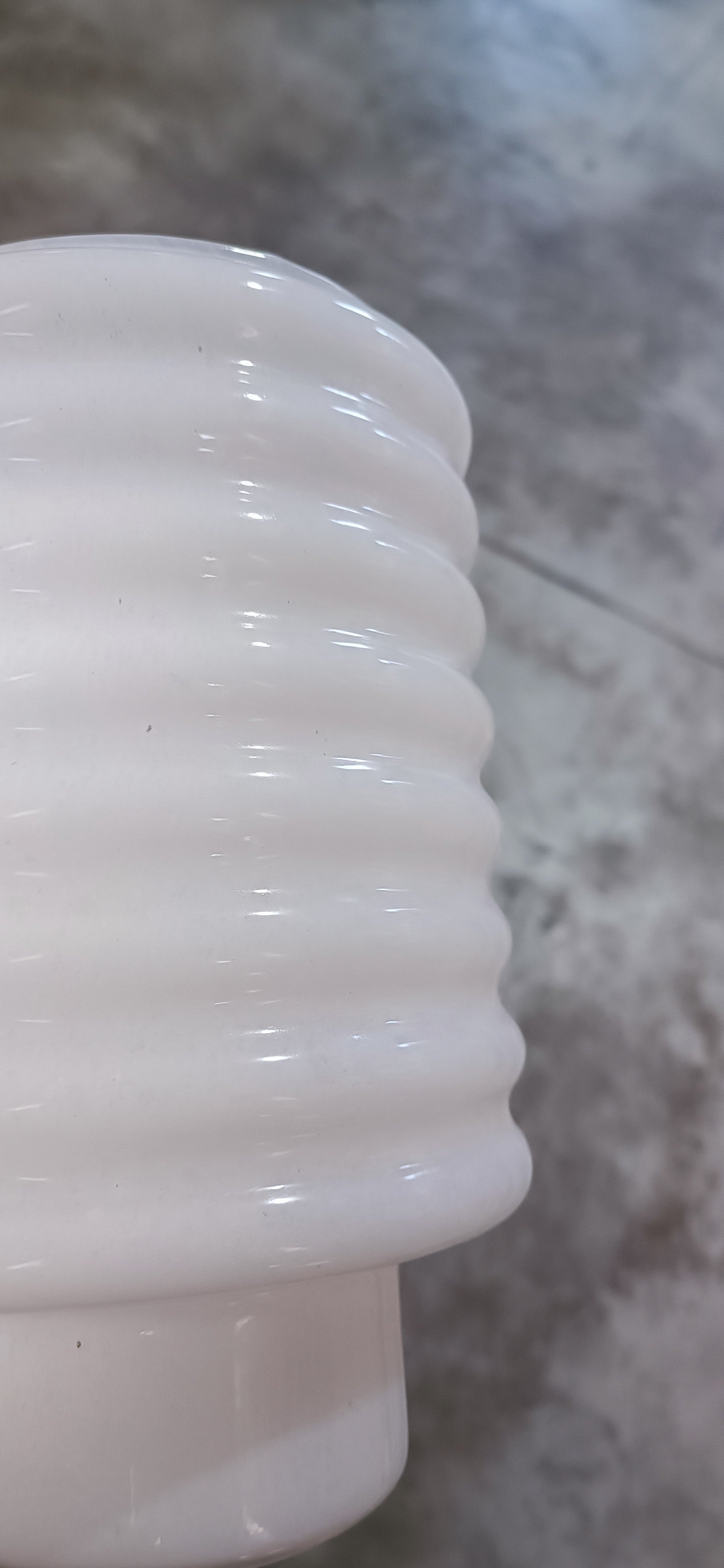 Vidro furado para candeeiro de mesa em Vidro ondulado opalino