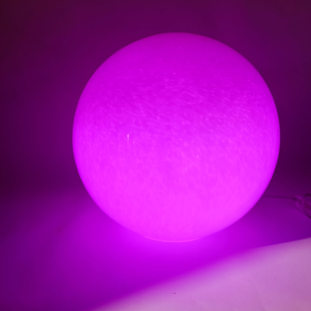 Globo de cristal opalino de 35 cm, con bombilla RGB incluida.