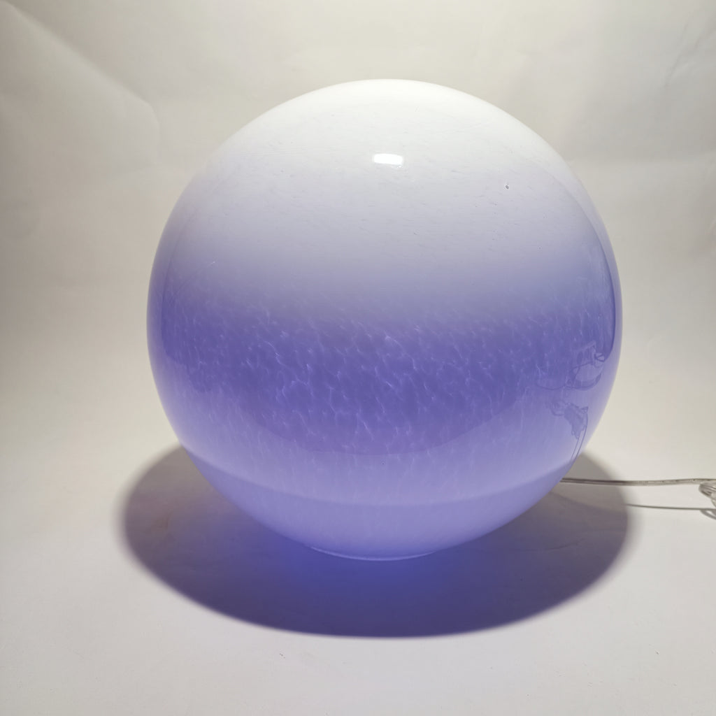 Globo de cristal opalino de 35 cm, con bombilla RGB incluida.
