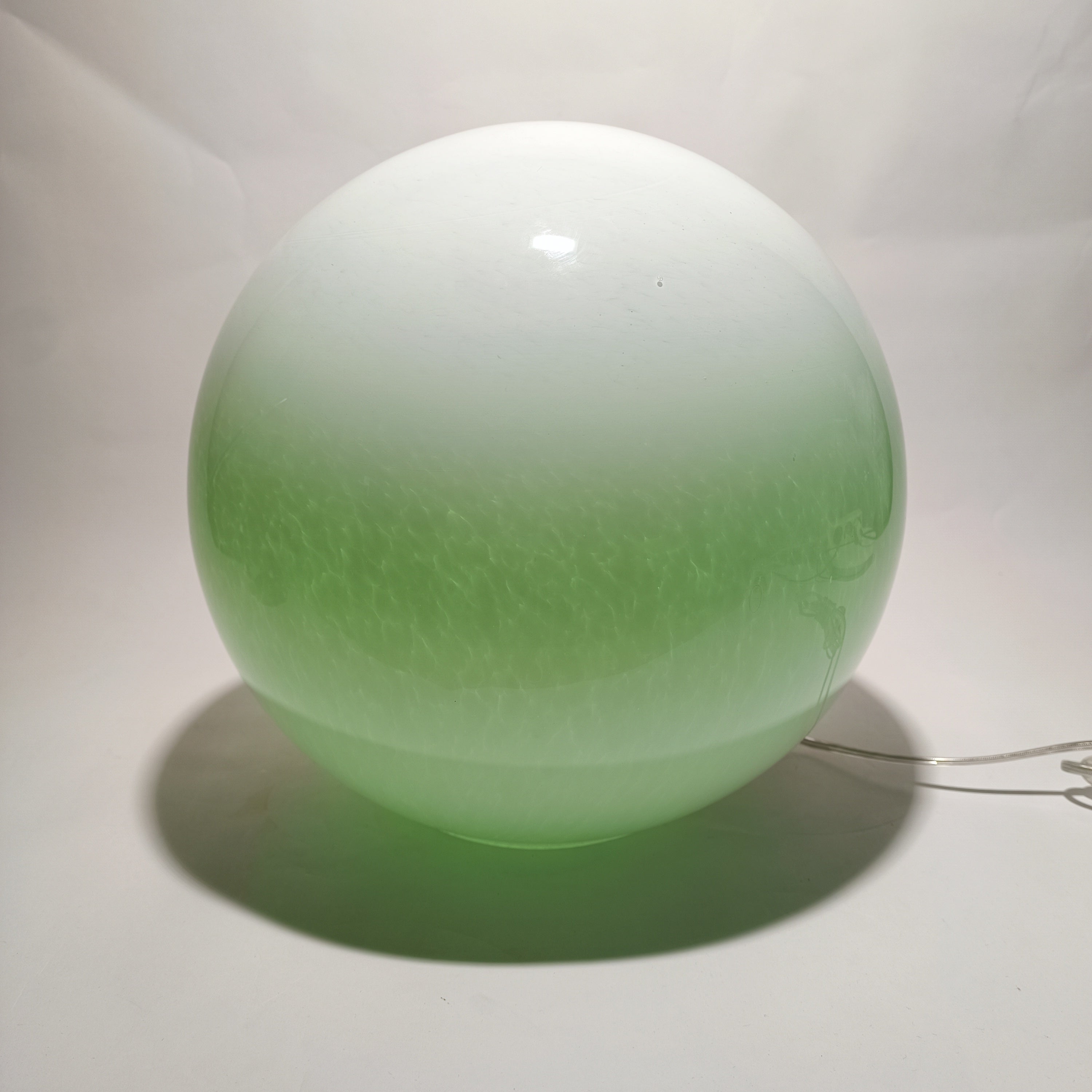 Globo em vidro opalino 35 cm com lâmpada RGB incluída
