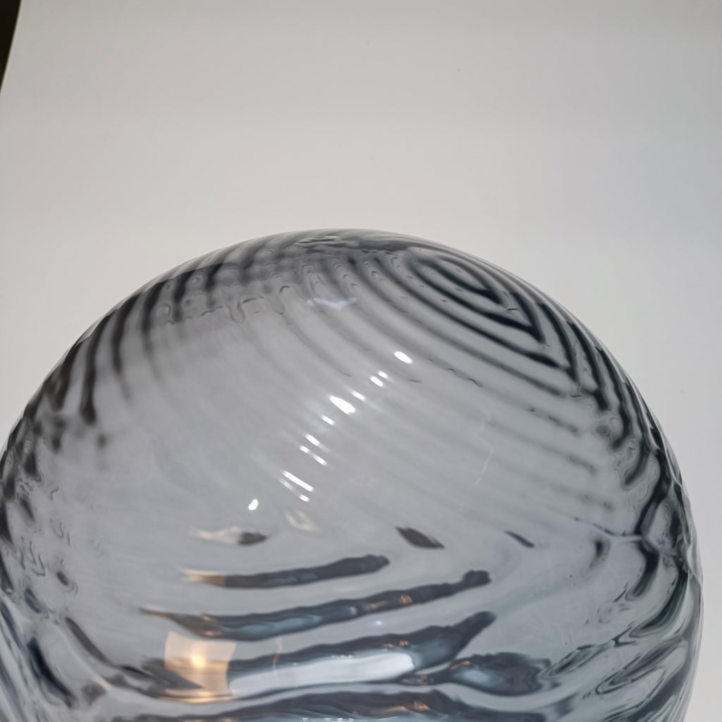 Abat-jour en Verre Soufflé Artisanal Ovale Cannelé — Lampadaire