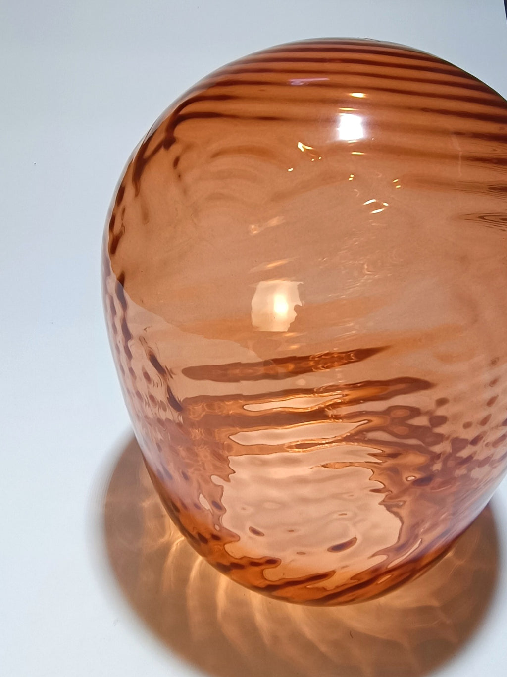 Abat-jour en Verre Soufflé Artisanal Ovale Cannelé — Lampadaire