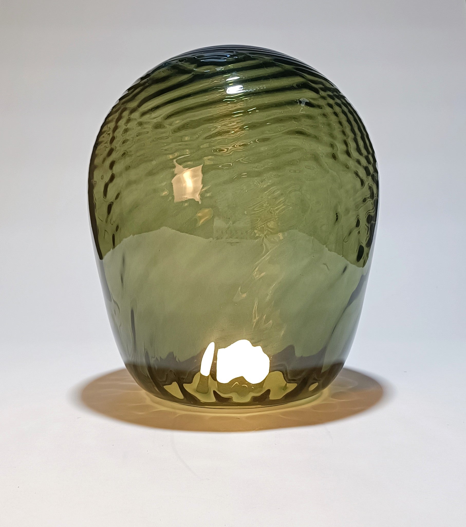 Abat-jour en Verre Soufflé Artisanal Ovale Cannelé — Lampadaire