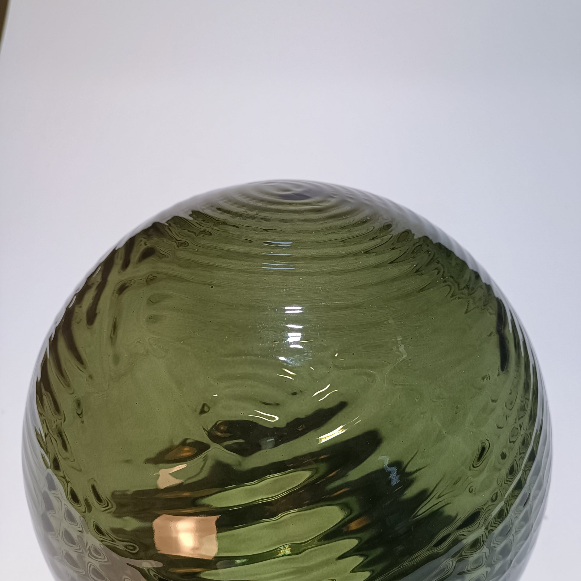 Abat-jour en Verre Soufflé Artisanal Ovale Cannelé — Lampadaire