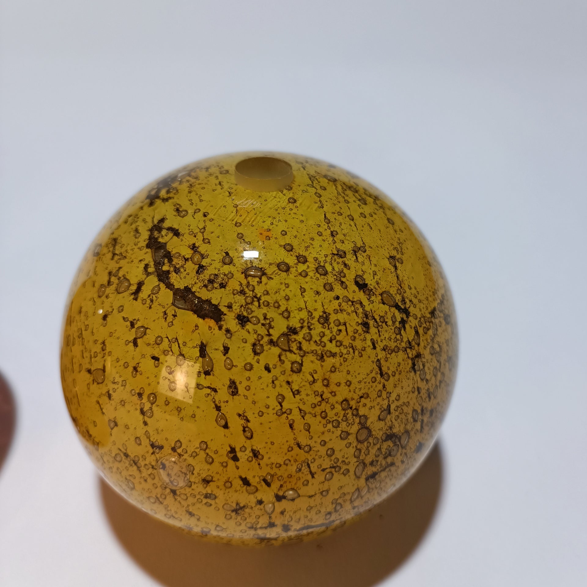 Abajur Esfera Vidro Artesanal Volkano Âmbar Dourado