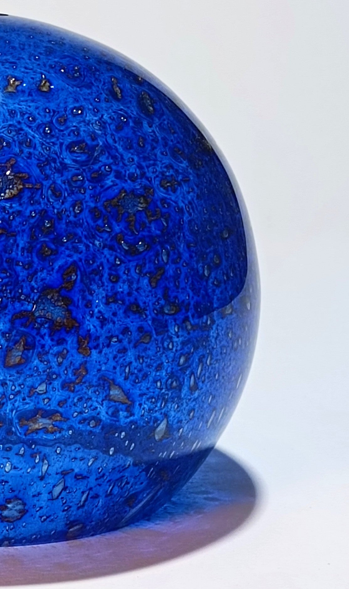 Abajur Esfera Vidro Artesanal Volkano Azul Cobalto