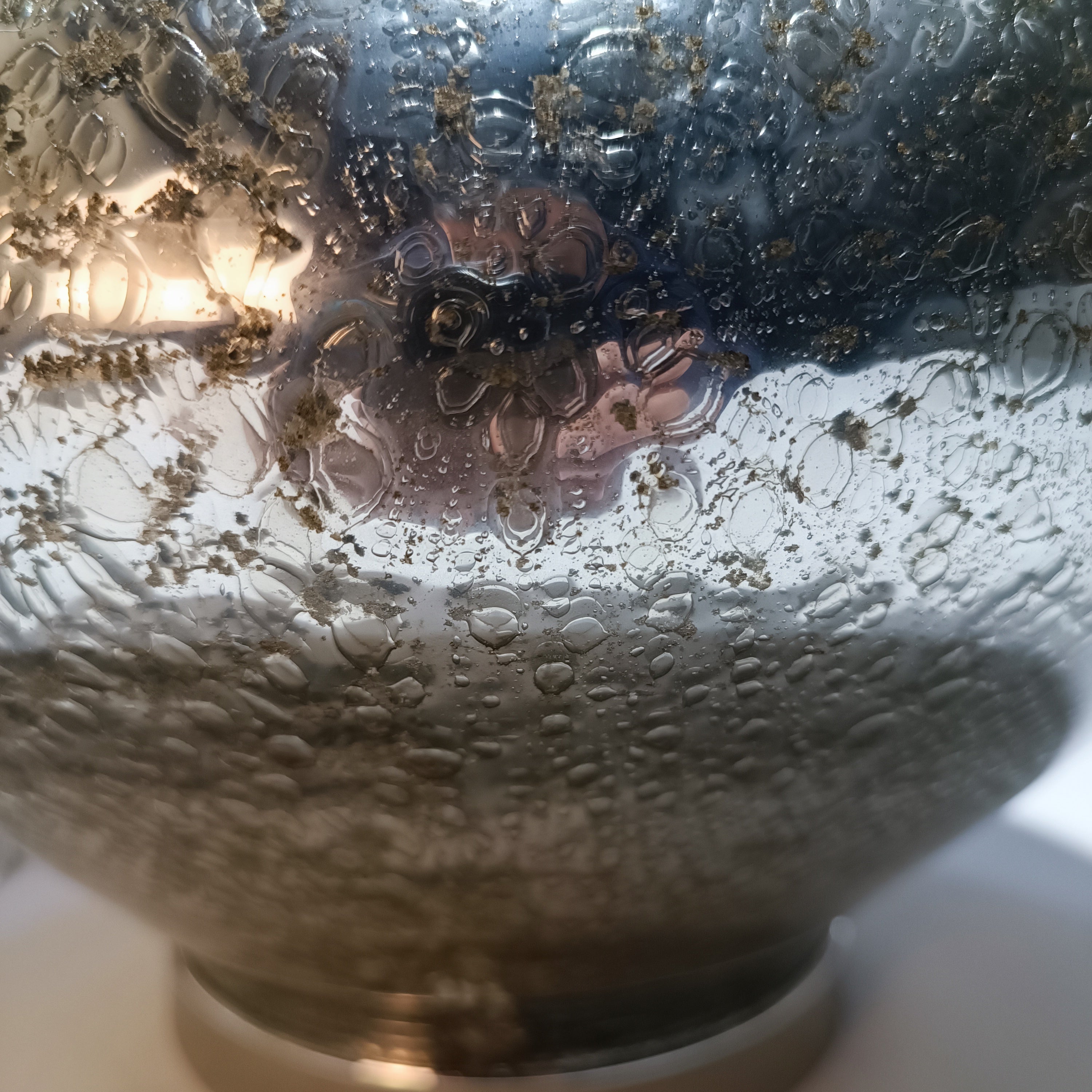 Candeeiro de Mesa em Vidro Artesanal Prateado Volkano - Base Diamante