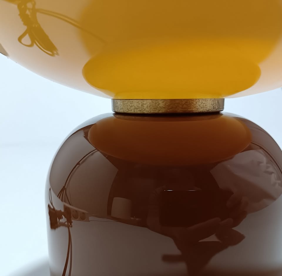 Lámpara de mesa de cristal moderna