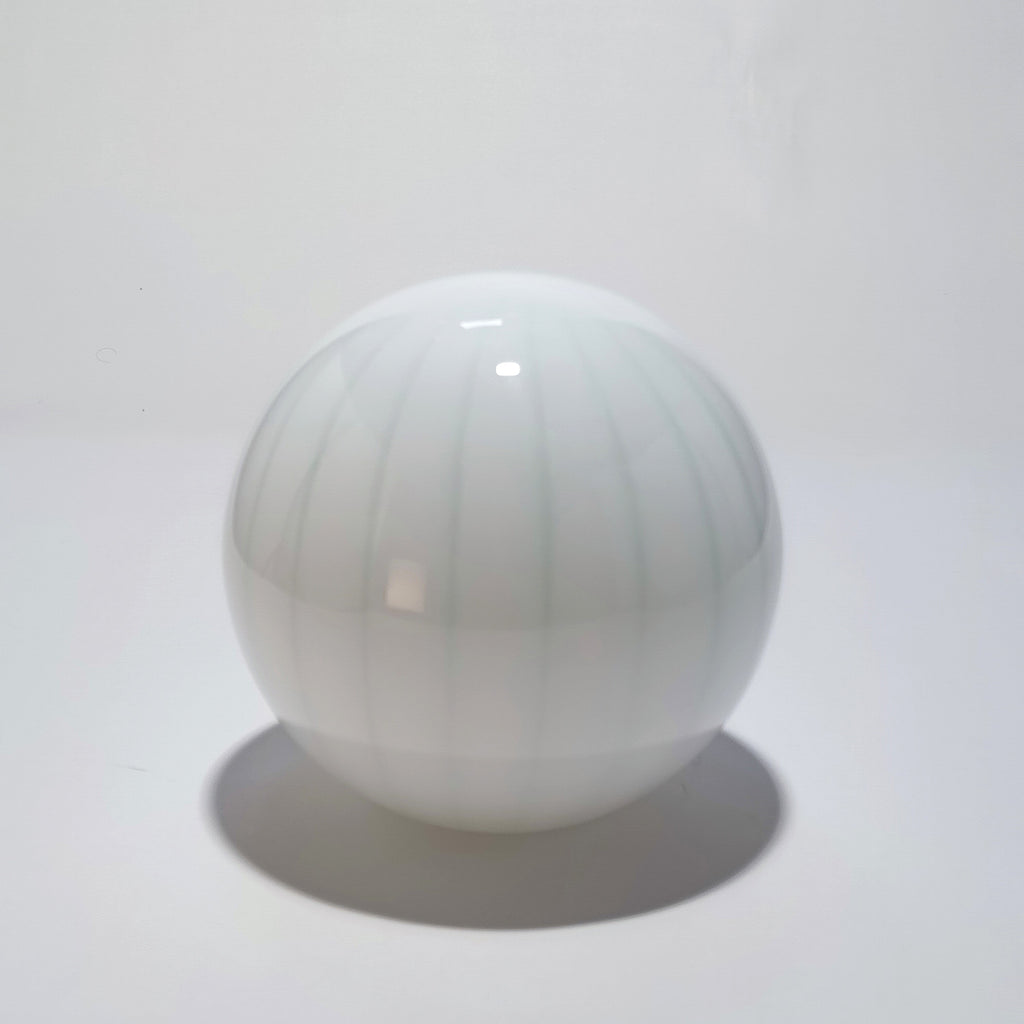 Candeeiro de Mesa Sem Fios em Vidro Soprado — Azul Claro Raiado | Ø 25 cm
