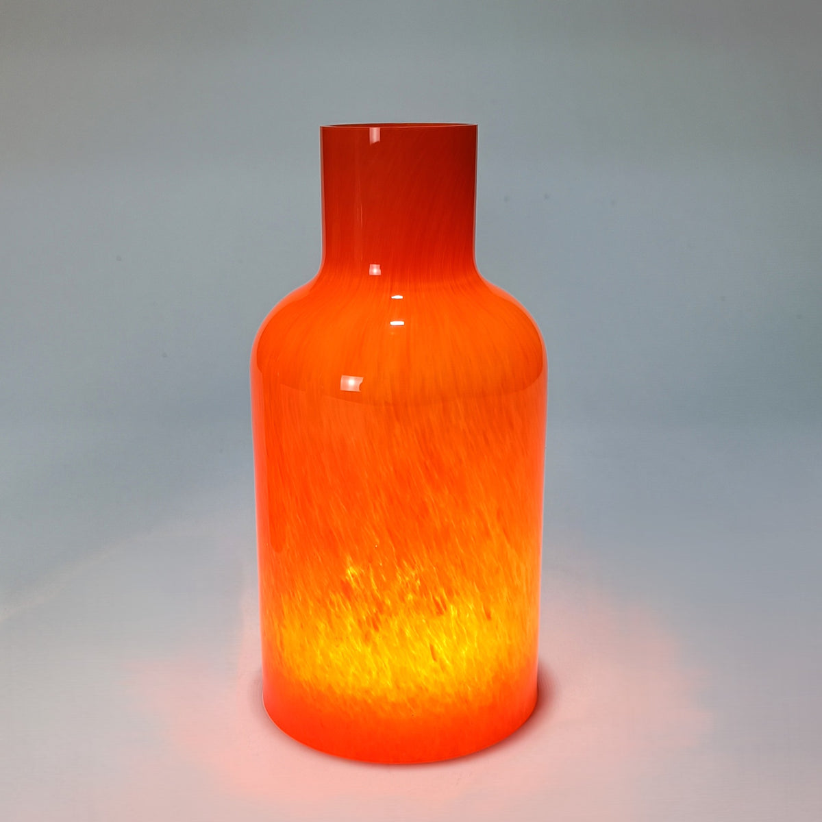Bottle-shaped table lamp in blown glass, several colours – view 4