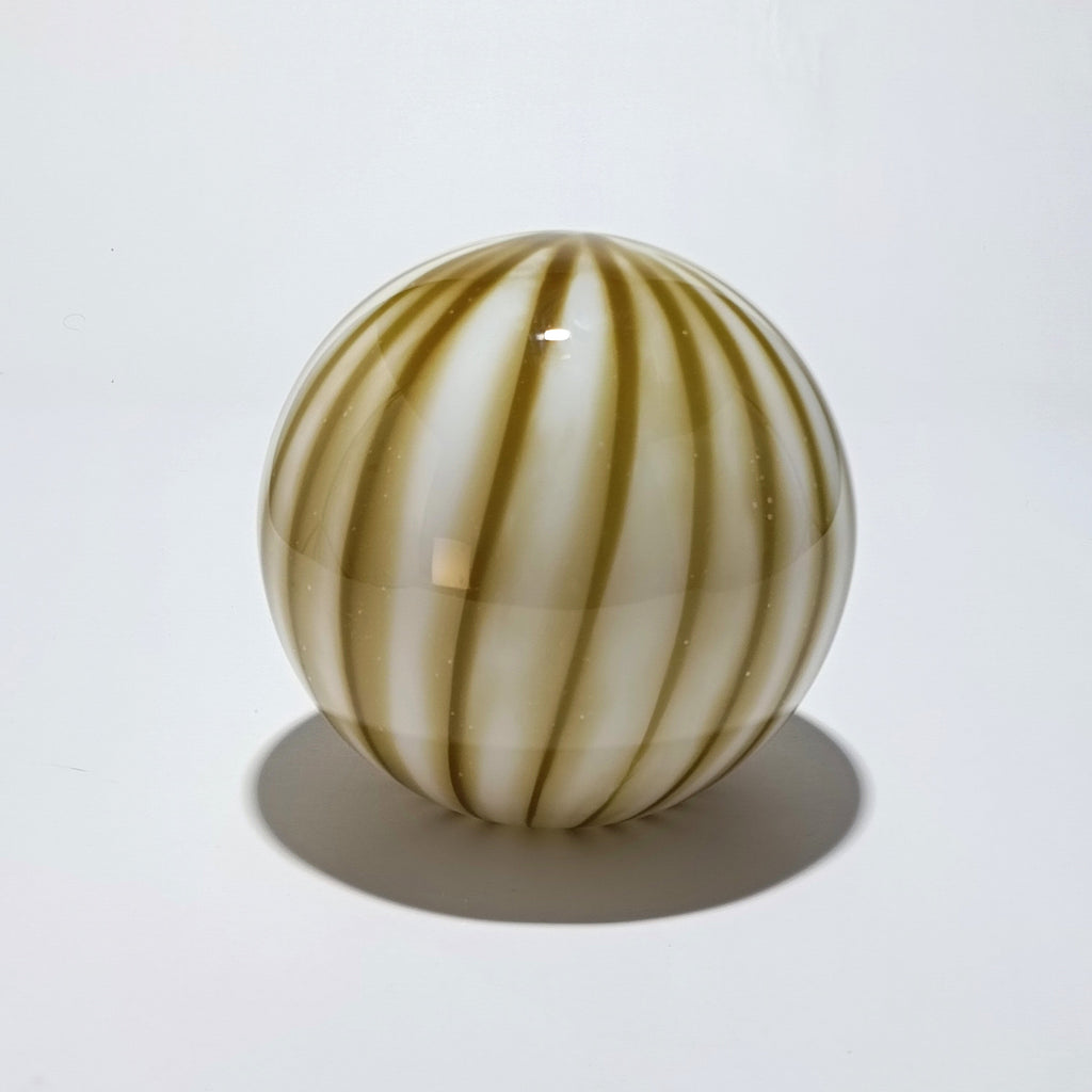 Cordless table lamp in olive-green striped opal glass, Ø 25 cm – view 2