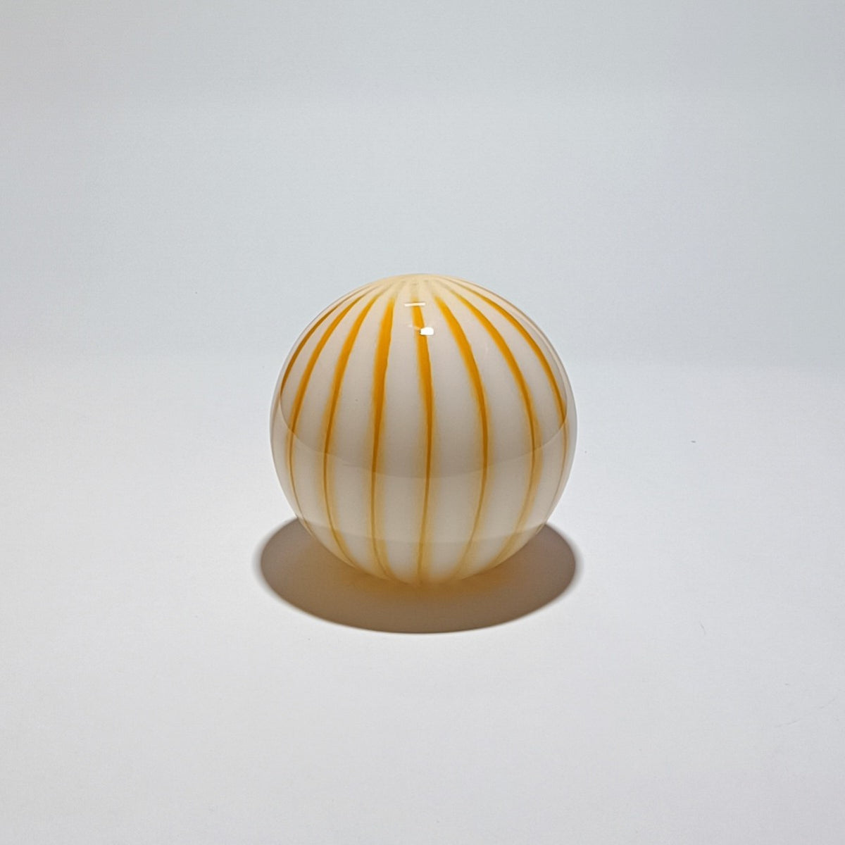 Cordless table lamp in yellow striped blown glass, Ø 25 cm – view 6