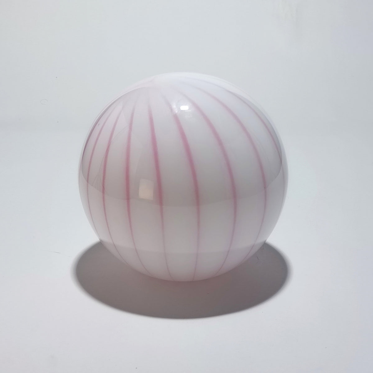 Cordless table lamp in pink striped blown glass, Ø 25 cm – view 2