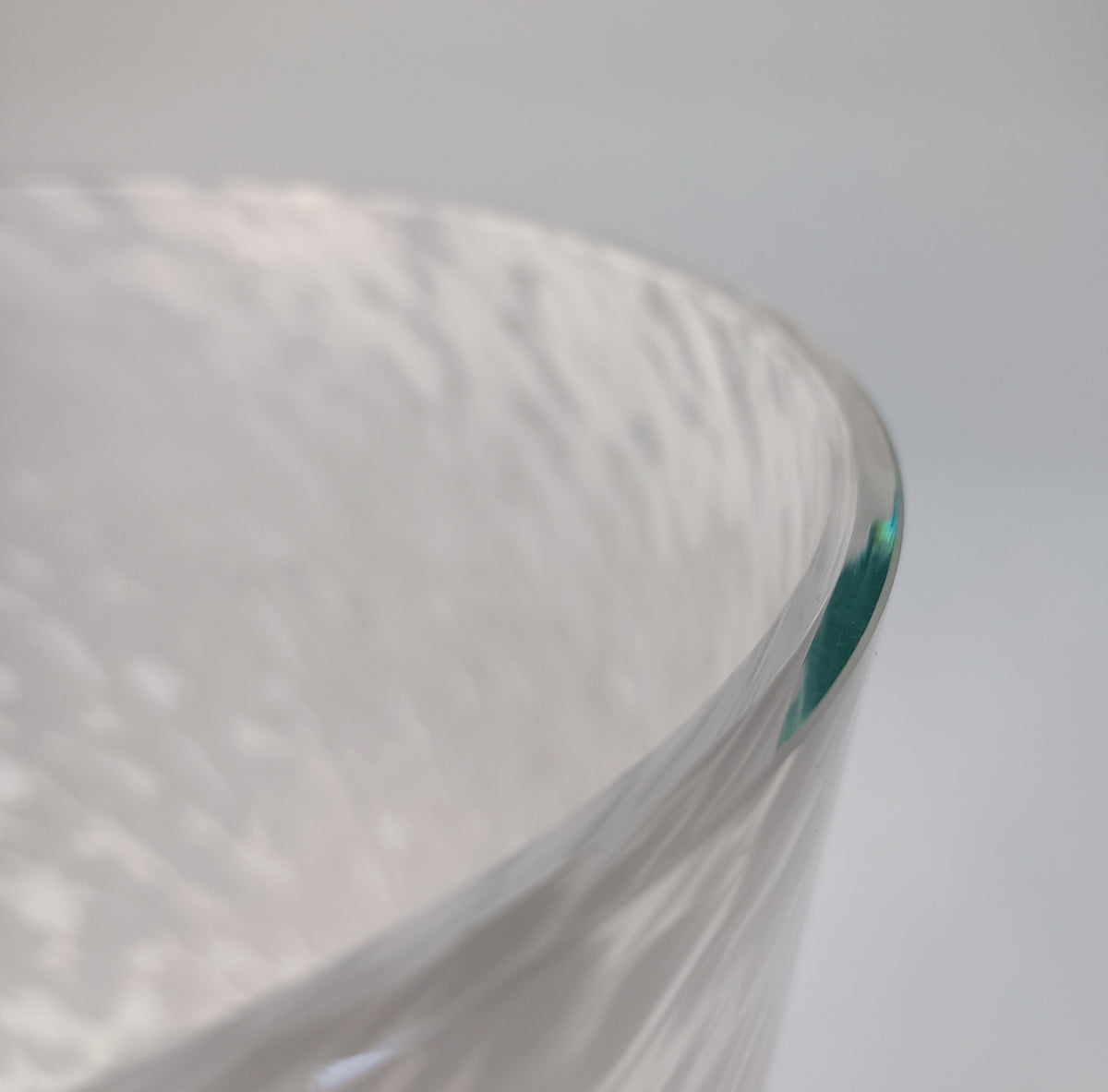Ceiling pendant light in glass with opal speckles – view 11