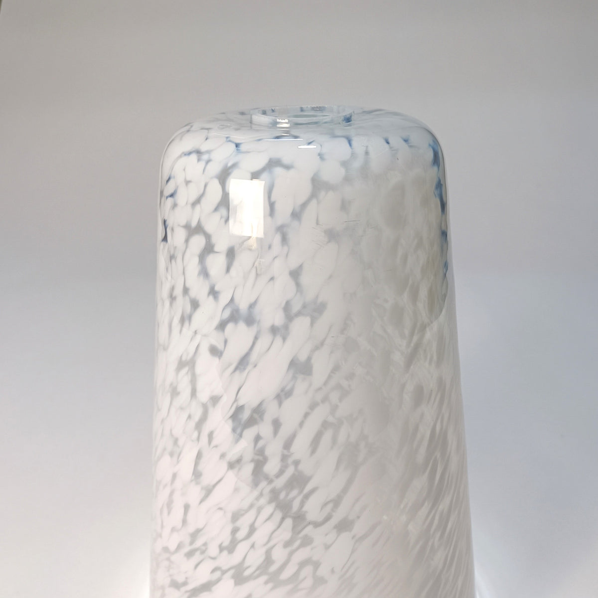 Ceiling pendant light in glass with opal speckles – view 12