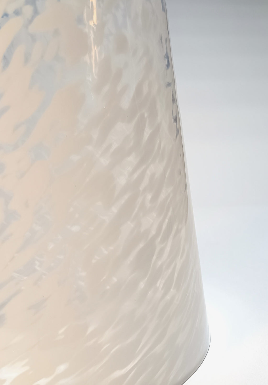 Ceiling pendant light in glass with opal speckles – view 13
