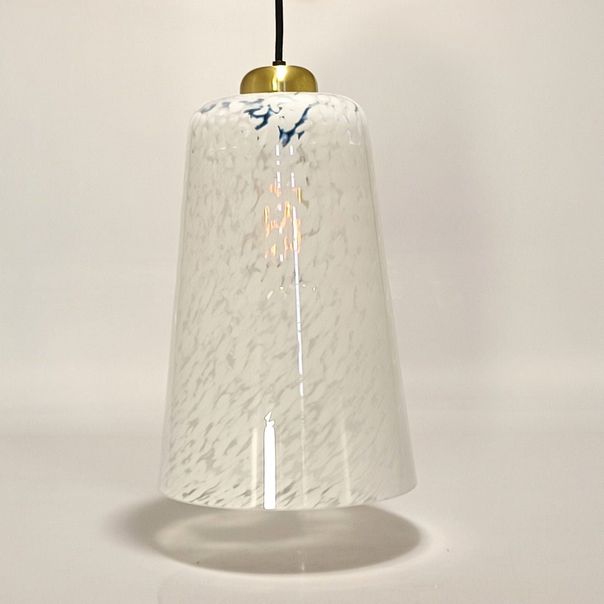 Ceiling pendant light in glass with opal speckles – view 4