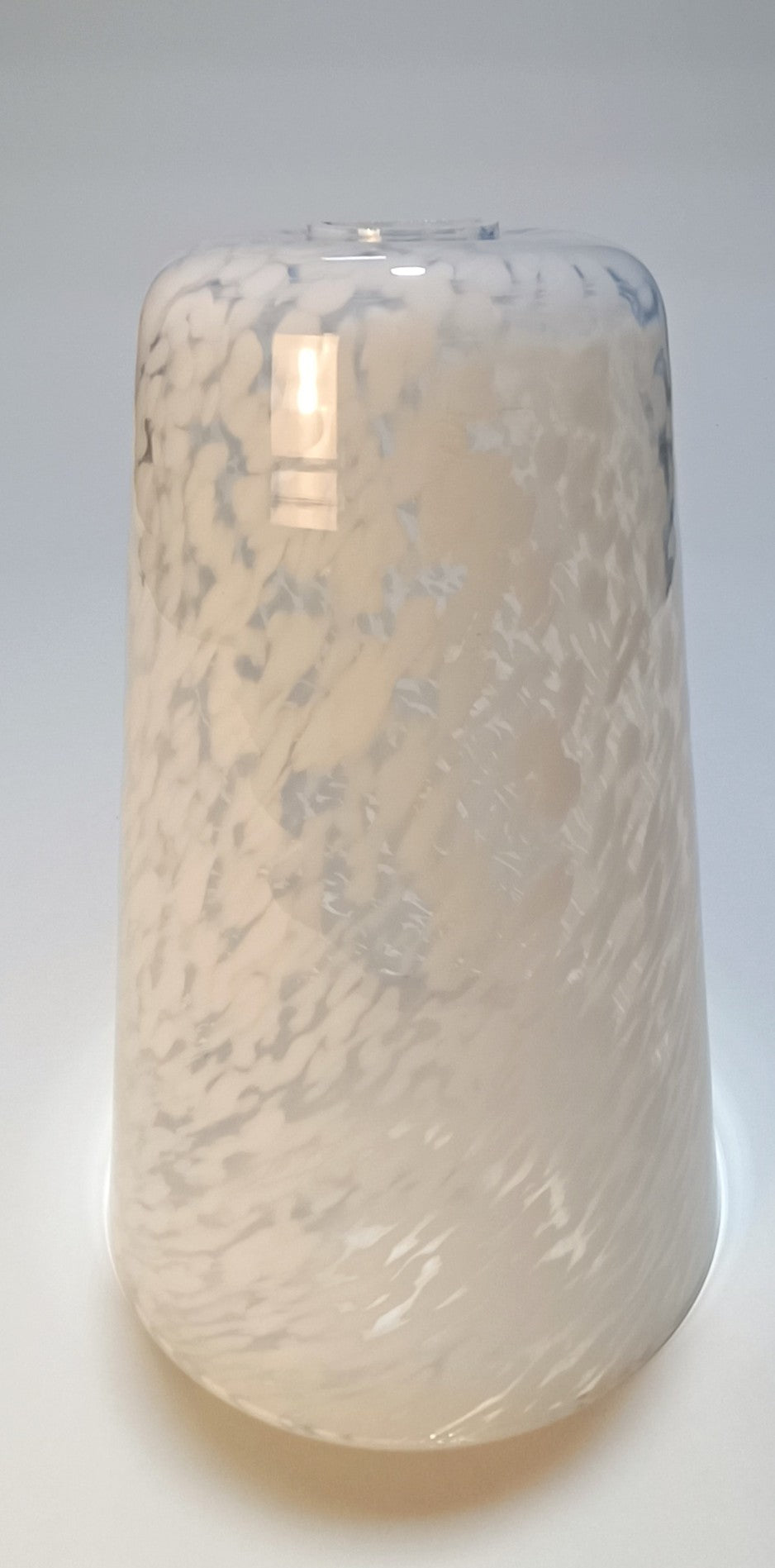 Ceiling pendant light in glass with opal speckles – view 8