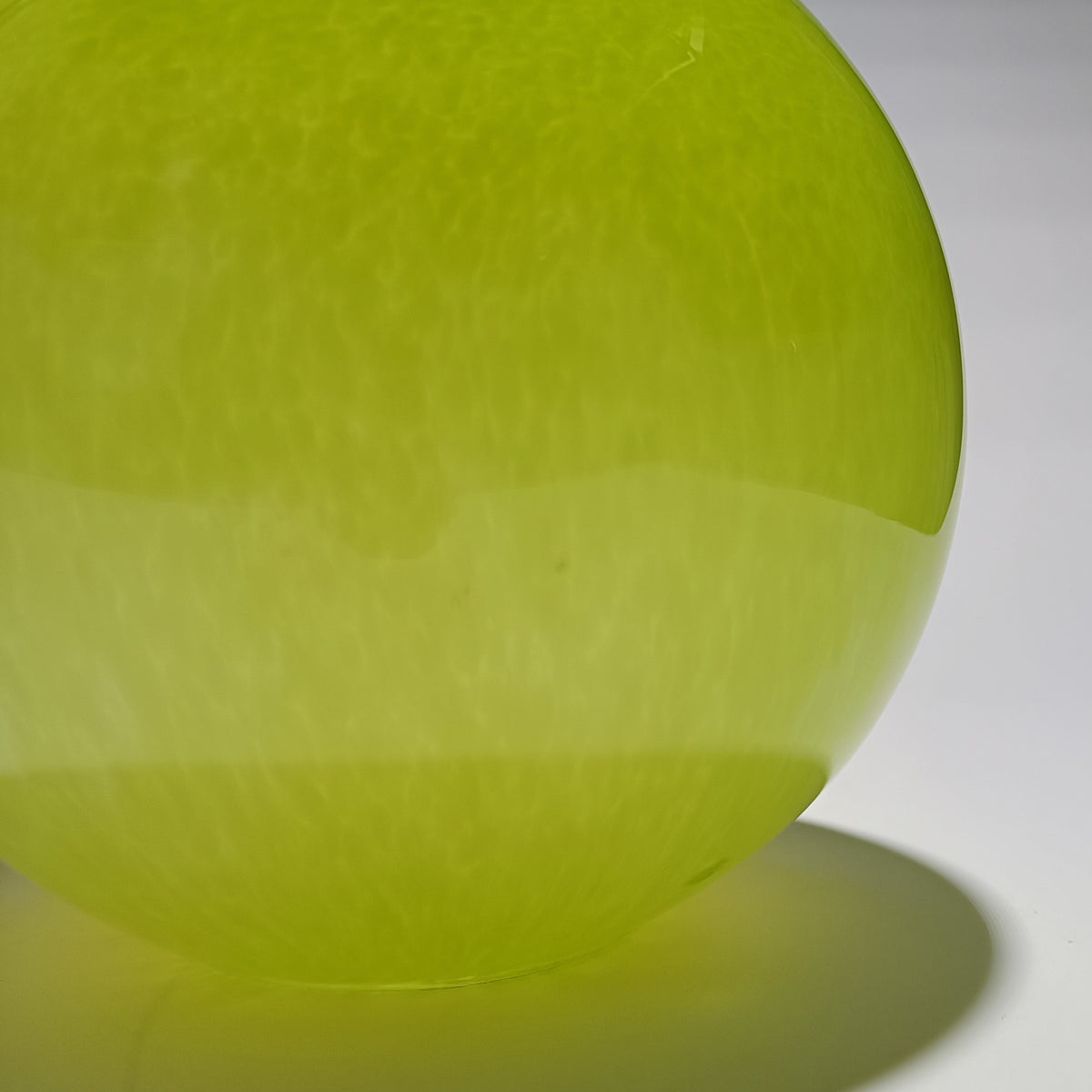 Lime-green blown glass globe for lamp, Ø 35 cm – view 3