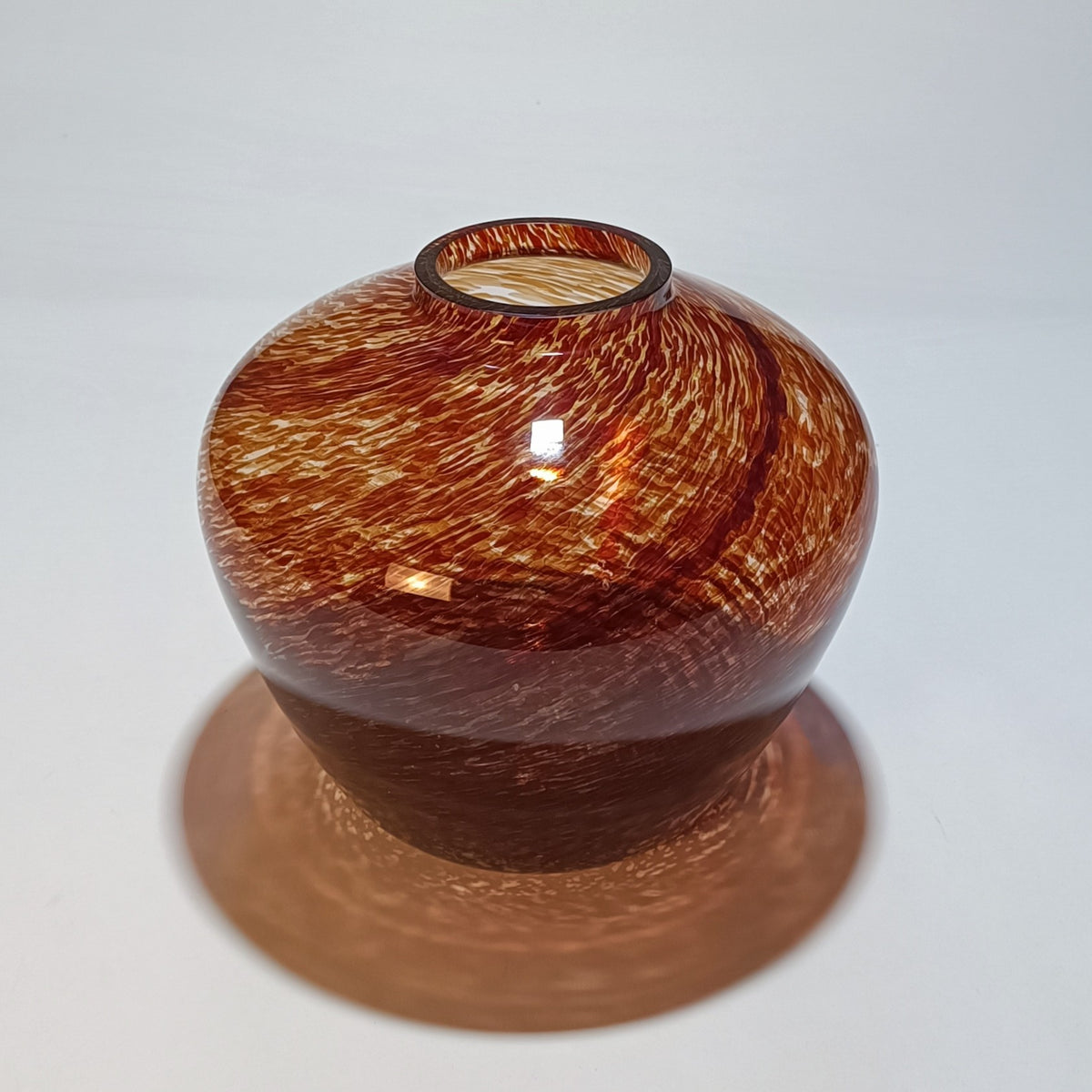 Jarra esfera em vidro soprado âmbar, artesanal – vista 4