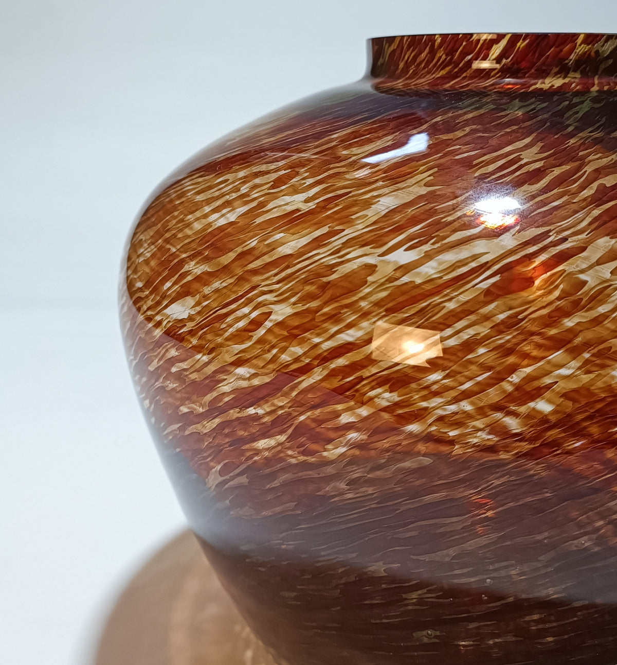 Jarra esfera em vidro soprado âmbar, artesanal – vista 7