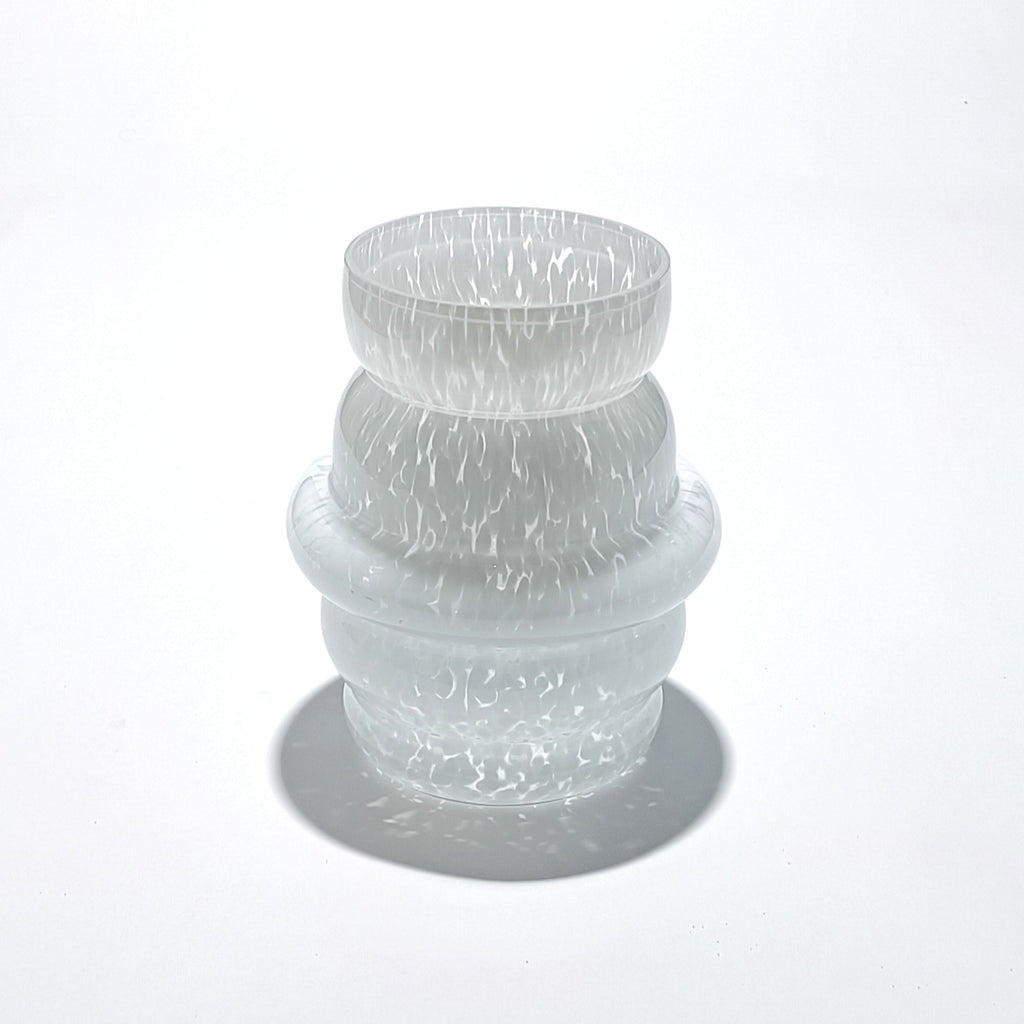Vaso em vidro soprado ondulado, granulado