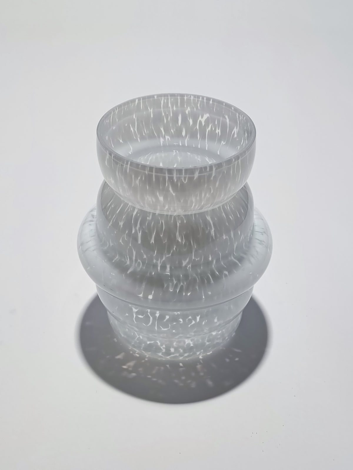 Vaso em vidro soprado ondulado, granulado – vista 3