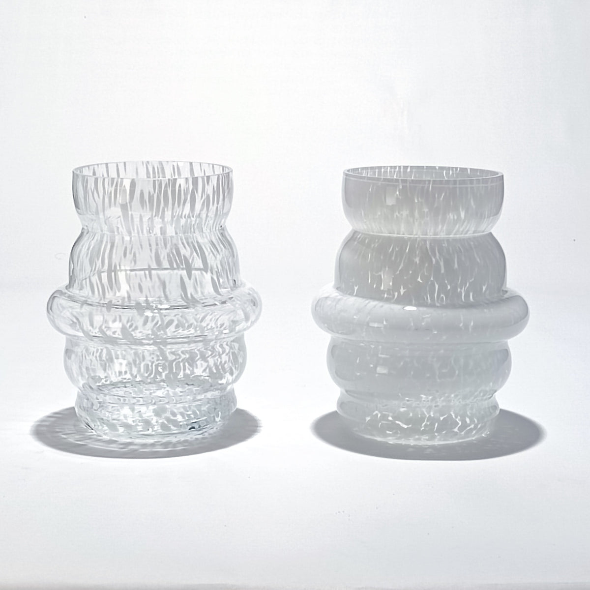 Vaso em vidro soprado ondulado, grão opala – vista 10