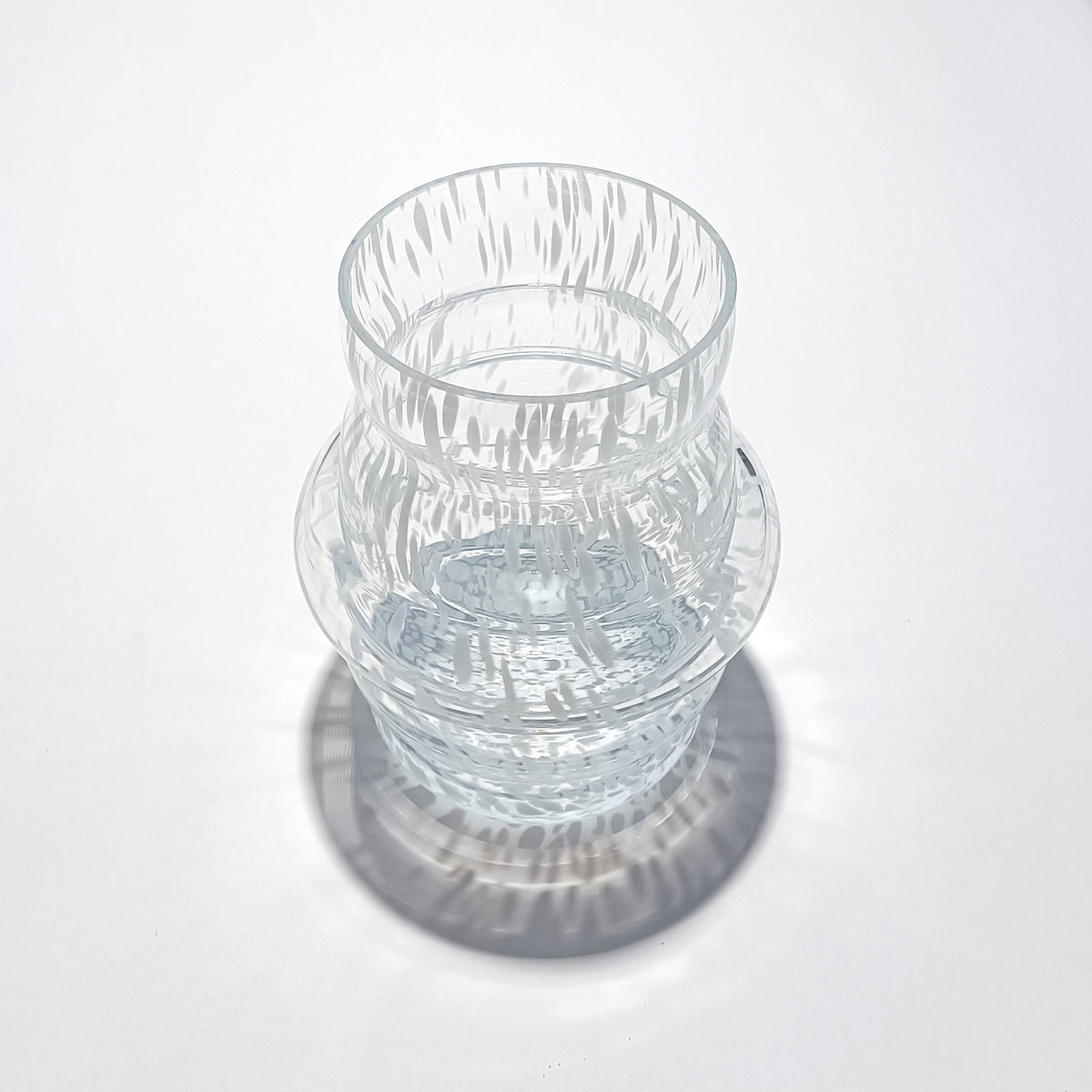 Vaso em vidro soprado ondulado, grão opala – vista 7